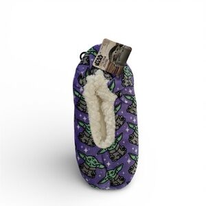 Star Wars baby Yoda Grogu fuzzy slippers size 8-10, M/L